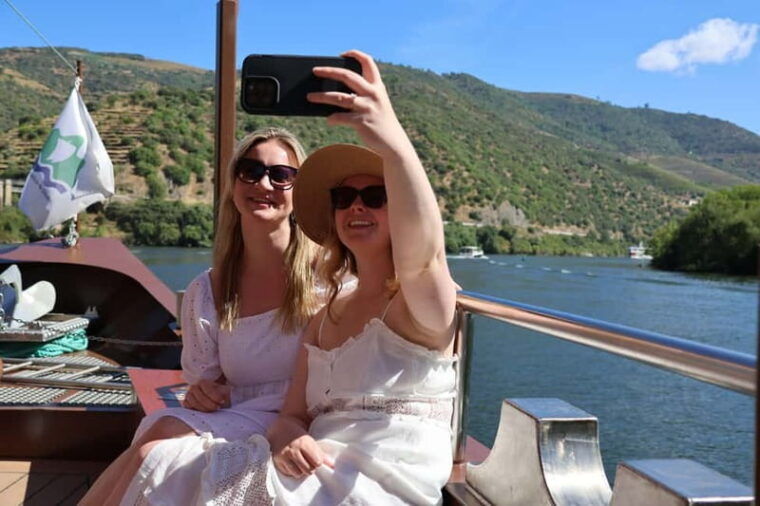 Porto: Douro Valley with Small Wineries, Lunch and Boat Tour - Visiting Small Wineries: Personal and Authentic Tastings