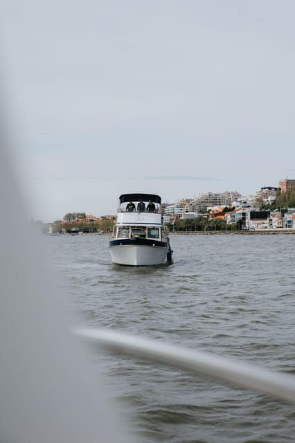 Porto: Exclusive Birthday Party at Innisfree Classic Boat 2h - Good To Know