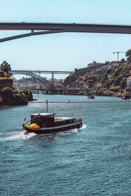 Porto: Explore 6 Iconic Bridges on an Authentic Rabelo Boat - The Views and Photo Opportunities