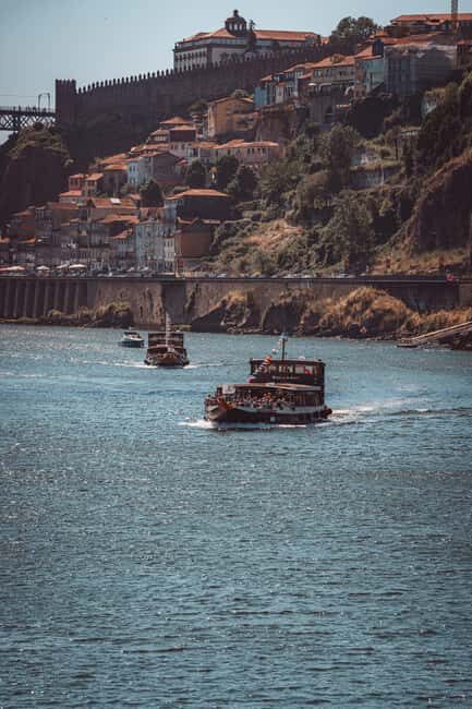 Porto: Explore 6 Iconic Bridges on an Authentic Rabelo Boat - Authenticity and Unique Features