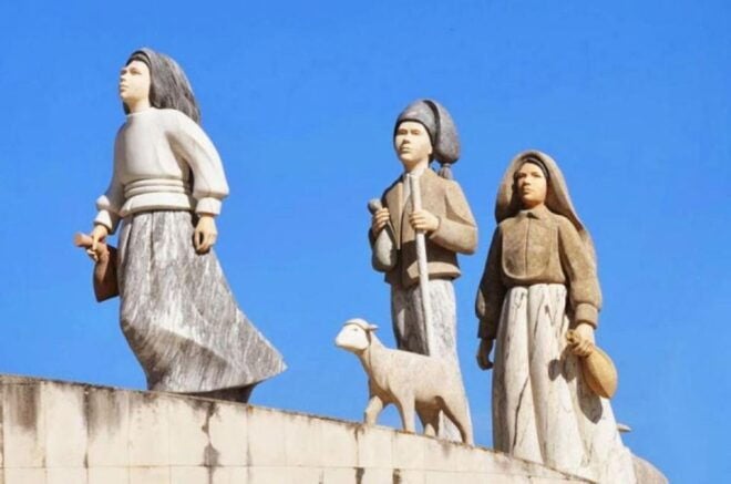 Porto: Fátima & Coimbra Private Tour - Description