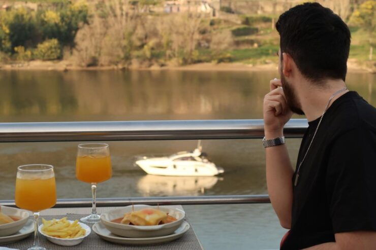 Porto: Francesinha Experience With Yacht Trip - Booking and Payment