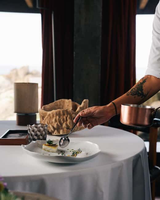 Porto: Gourmet gastronomic experience in a 2-Michelin-star restaurant - The Location and Architecture: A Feast for the Eyes before the First Bite