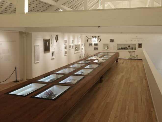 Porto: Grahams Port Lodge Tour & Vintage Room Wine Tasting - Wine Tasting Experience