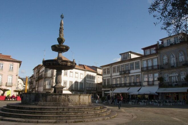 Porto: Guimarães & Braga Tour With Entry Tickets and Lunch - Discovering Braga: Oldest Religious Capital