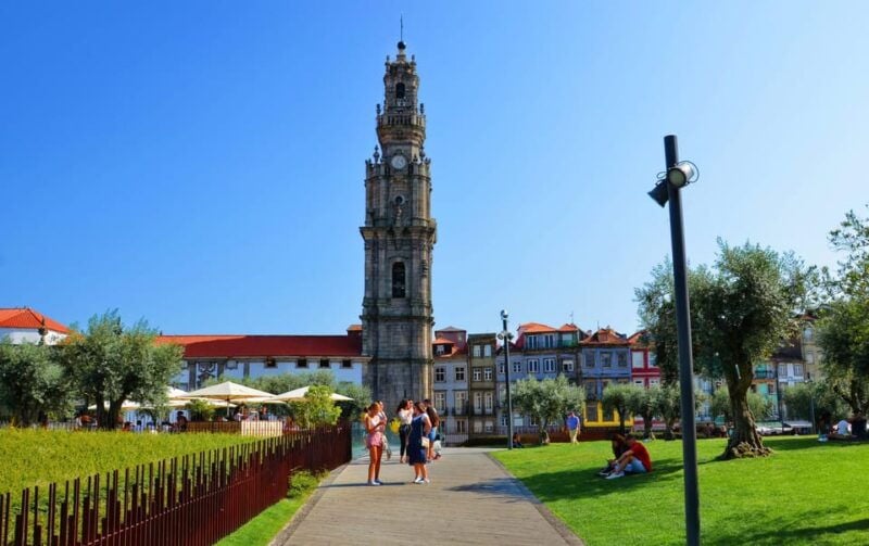 Porto: Half-Day Tour with Port Wine Cellar Visit and Tasting - Starting Point and First Impressions  