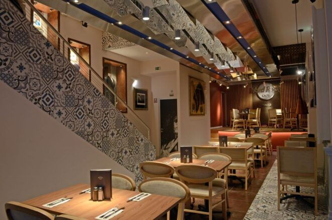 Porto: Hard Rock Cafe Skip-The-Line With Set Menu - Select Participants and Date