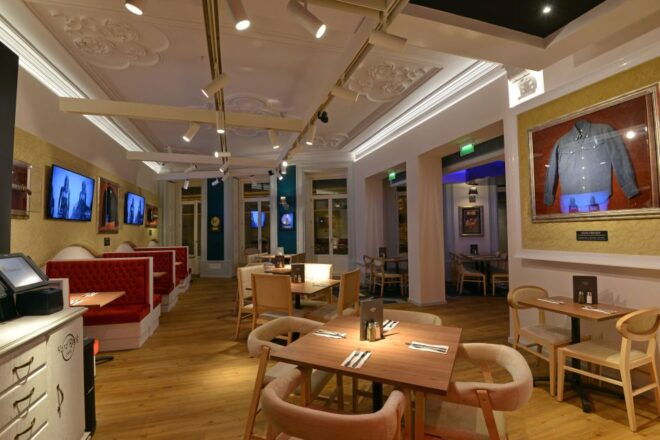 Porto: Hard Rock Cafe Skip-The-Line With Set Menu - Directions