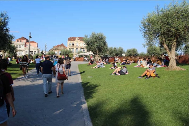 Porto Highlights (Private Walking Tour) - The Guides: Knowledge and Enthusiasm