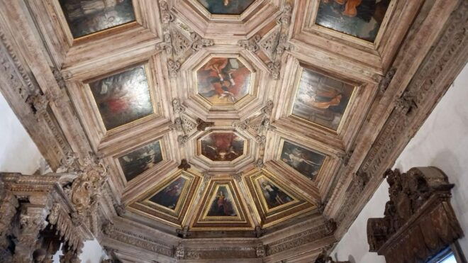 Porto Historic Centre: Private Walking Tour & Cathedral - Itinerary Details