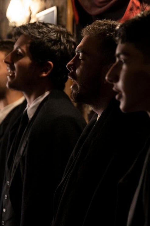 Porto: Intimate Fado Concert in a Traditional Tavern - Concert Experience