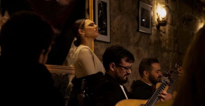 Porto: Intimate Fado Concert in a Traditional Tavern - Venue and Atmosphere