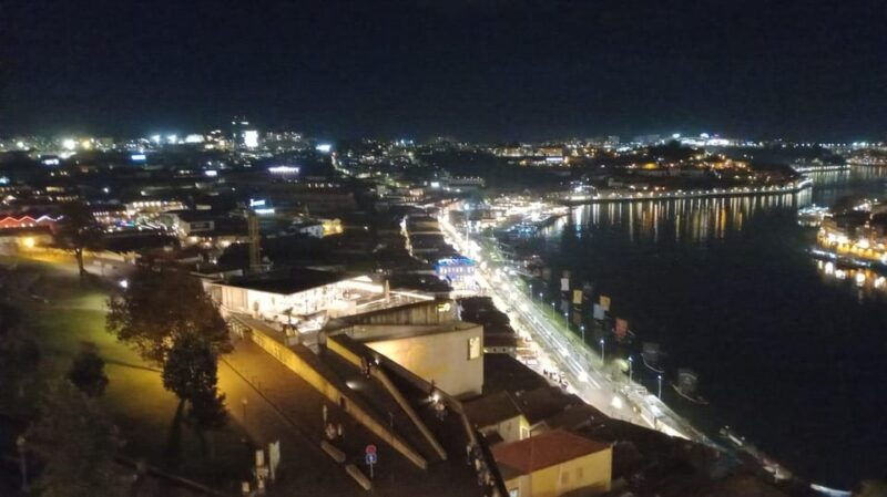 Porto / Lisbon Transfer with Nazaré & Óbidos - An In-Depth Look at the Porto to Lisbon Experience