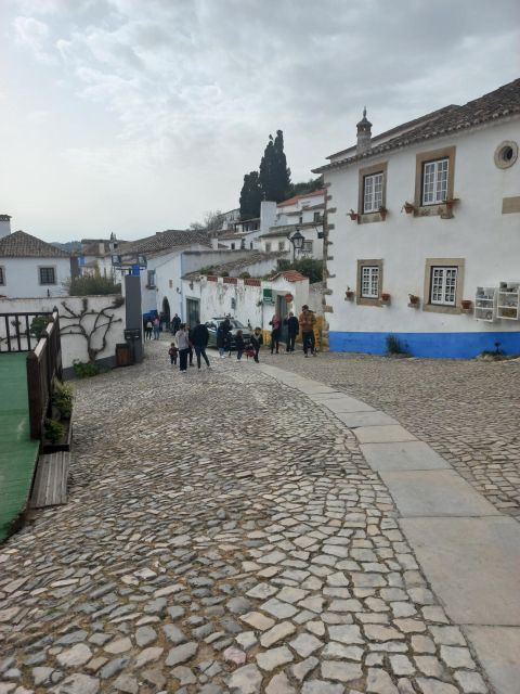 Porto / Lisbon Transfer with Nazaré & Óbidos - FAQ
