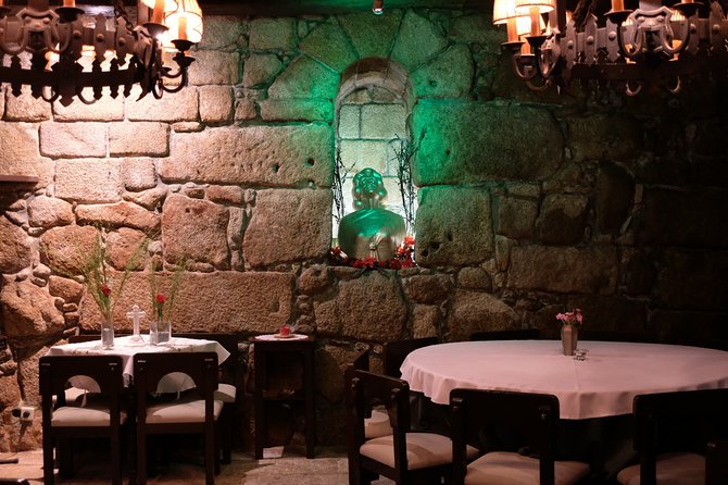 Porto Moonlight Walk and Fado Dinner - Dinner Details