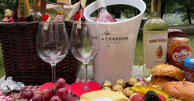 Porto: Picnic Experience in Jardim Do Morro - Picnic Highlights