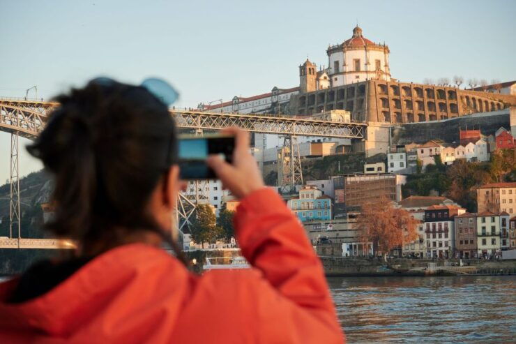 Porto: Private Architecture Tour With a Local Expert - Tour Duration and Guide Availability