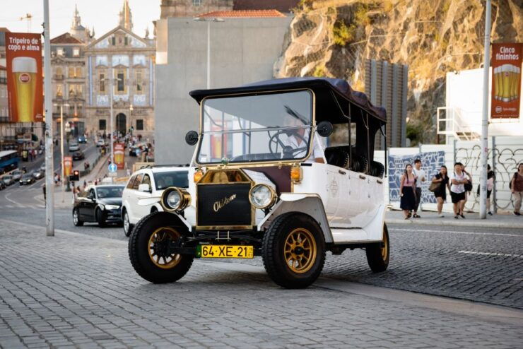 Porto: Private City Tour of the Old Town in an Electric Ford T - Tour Booking and Flexibility