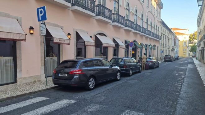Porto: Private Transfer From/To Lisbon - Driver and Experience