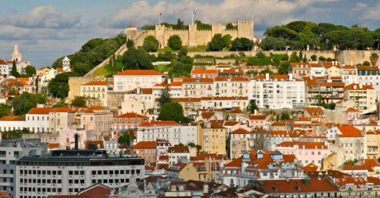 Porto: Private Transfer to Lisbon - Service Details