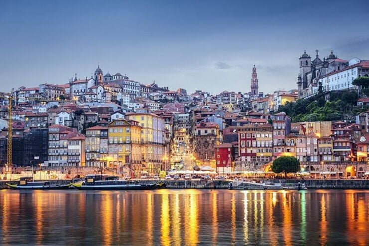 Porto: Private Transfer to Lisbon With Stops up to 3 Cities - Three Cities in One Day