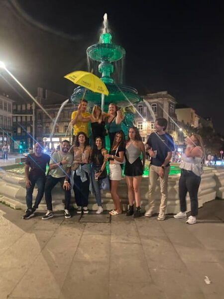 Porto: Pubcrawl With 6 Drinks, Shots ,Games & VIP Club Entry - How to Book