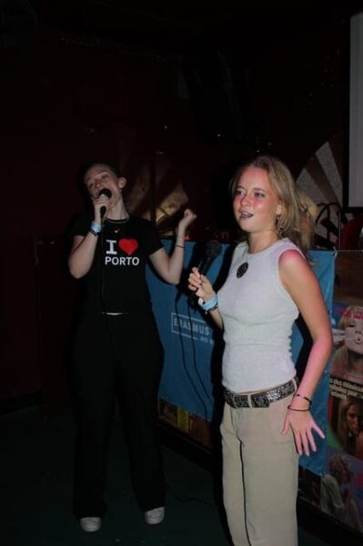Porto: Pubcrawl With 6 Drinks, Shots ,Games & VIP Club Entry - Frequently Asked Questions