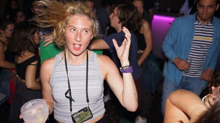 Porto: PubCrawl with 6 Drinks+VIP Club Entry - Good To Know