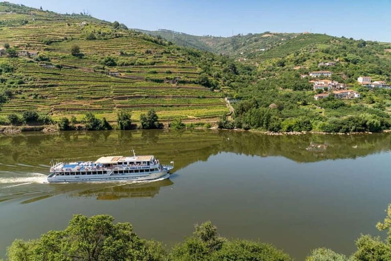 Porto/Regua/Porto (and reverse): Douro River Cruise + Lunch - Key takeaways