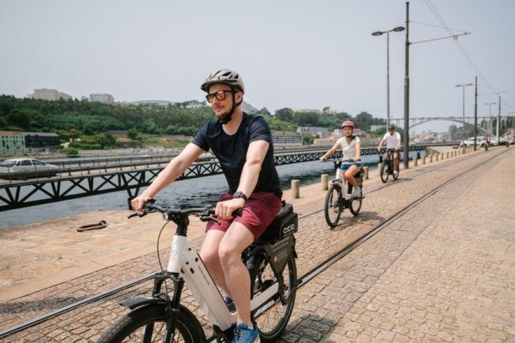 Porto Riverbank Tour on an E-Bike: Atlantic Coast, Gardens - Itinerary Highlights