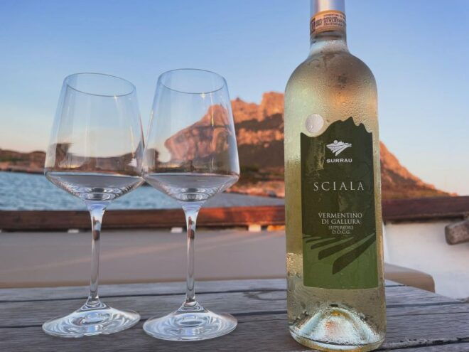 Porto San Paolo: Vintage Cruise Sunset Aperitif to Tavolara - Sunset Aperitif Experience