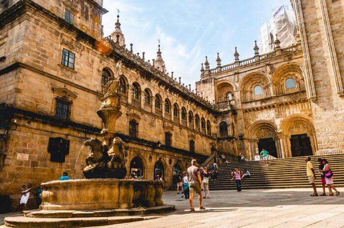 Porto: Santiago De Compostela and Valença Do Minho Day Tour - Important Information