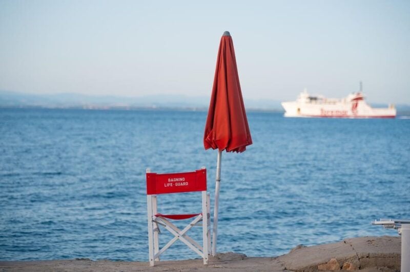 Porto Santo Stefano: La Caletta beach club - Cocktails under the umbrella - Good To Know