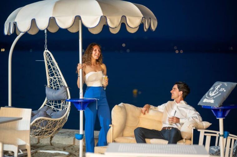 Porto Santo Stefano: La Caletta beach club - Cocktails under the umbrella - The Experience in Detail
