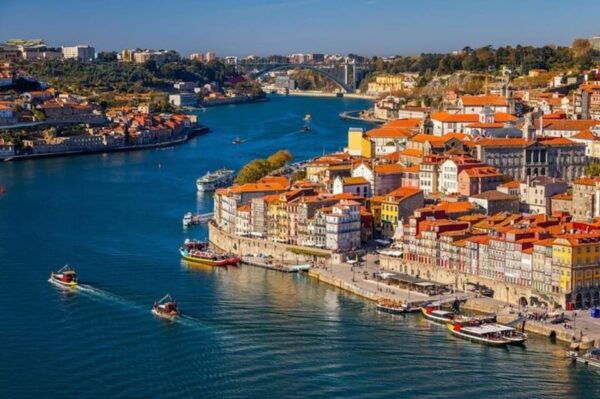Porto: Scenic Bike Tour With a Guide - Languages Offered