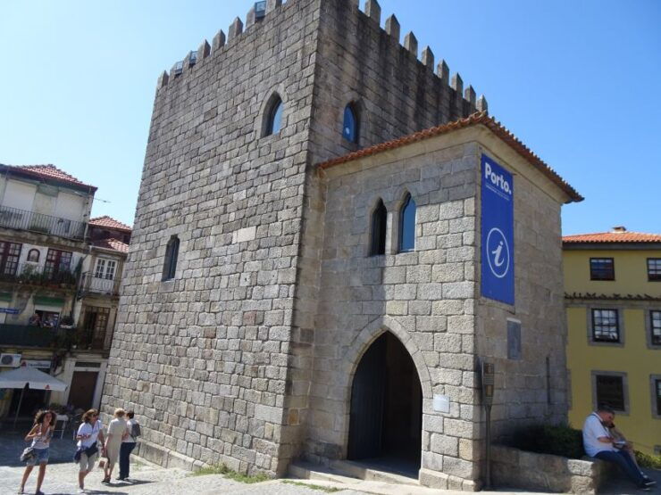 Porto Self-Guided Walking Tour and Scavenger Hunt - Experience Highlights