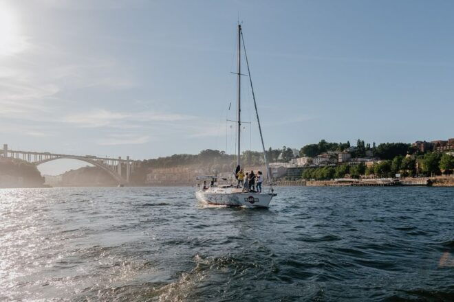 Porto: Shared Douro River Sunset Cruise With Welcome Drink - Review Summary
