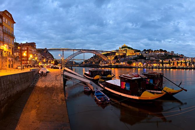 Porto Sightseeing Tour at Night With Fado Performance - Fado Performance