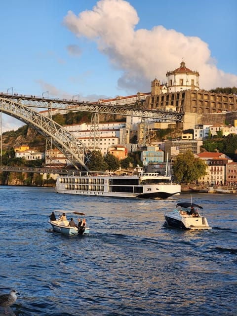Porto: Sightseeing Tour - Sao Bento Station