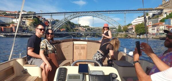 Porto: Six Bridges Douro River Cruise With Drinks - Private Group Availability