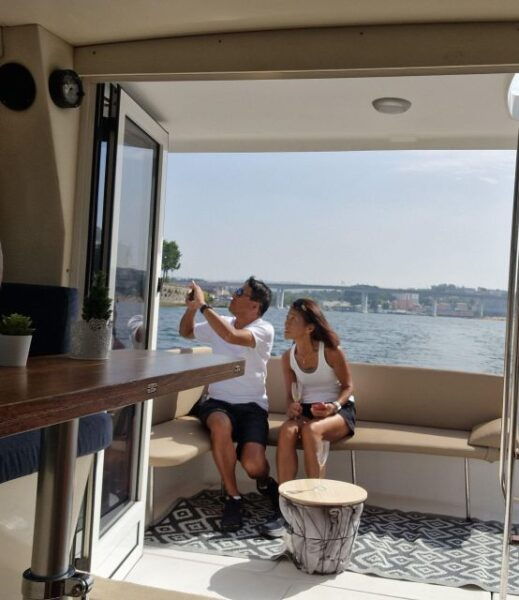 Porto: Sunset Boat Trip With Welcome Drink - Meeting Point