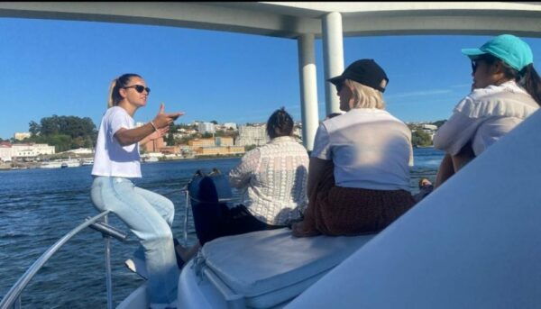 Porto: Sunset Boat Trip With Welcome Drink - What to Bring