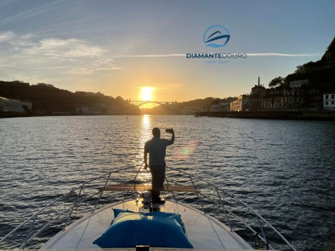 Porto/Sunset Tour on the Douro River With Welcome Drink - Scenic Views and Welcome Refreshments