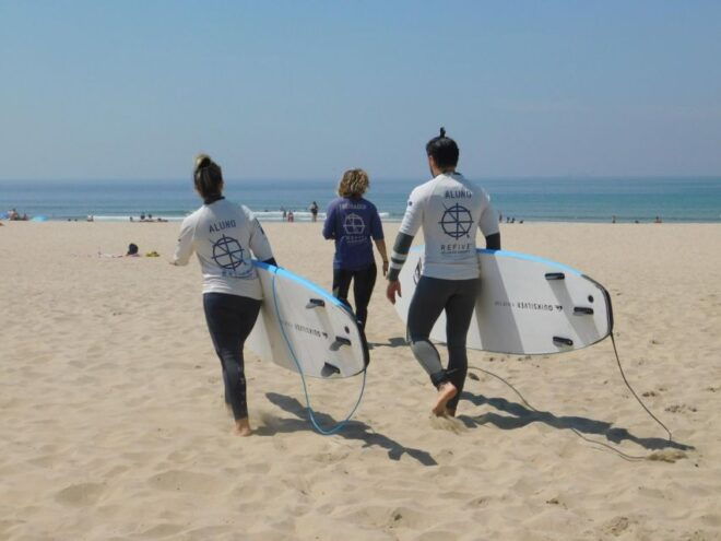 Porto: Surf Lesson With the First Surf School in Porto! - Instructor Languages and Group Size