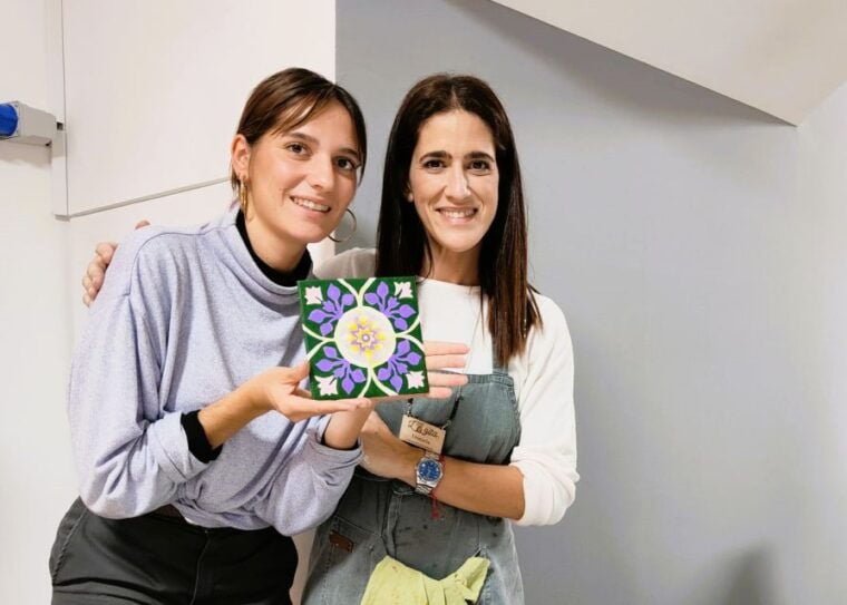 Porto: Tile Painting and Cocktails in Downtown Porto - Practical Tips