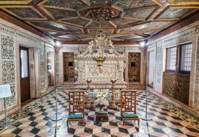 Porto to Aveiro & Costa Nova Day Trip Pass - Pickup and Transportation