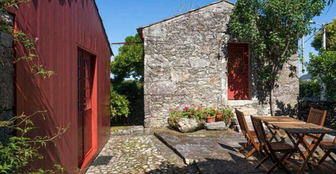 Porto to Caminha > Surf Course and Stately Accommodation - Booking and Reservation Process