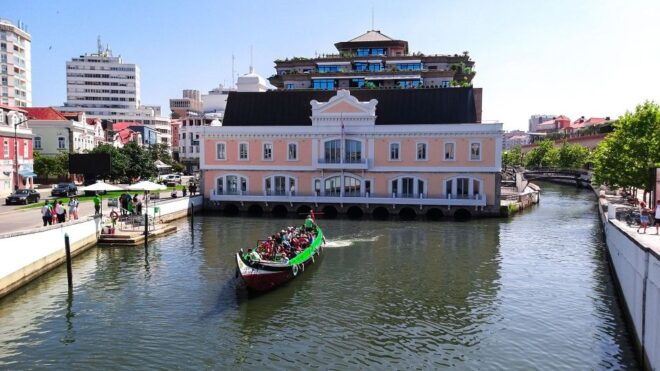 Porto to Lisbon Private Tour, Choose 2 or 3 Stops on the Way - Accessibility and Pickup Locations
