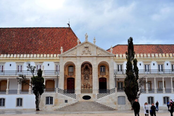 Porto to Lisbon Transfer With Tour Enroute - Pickup and Accommodation Information