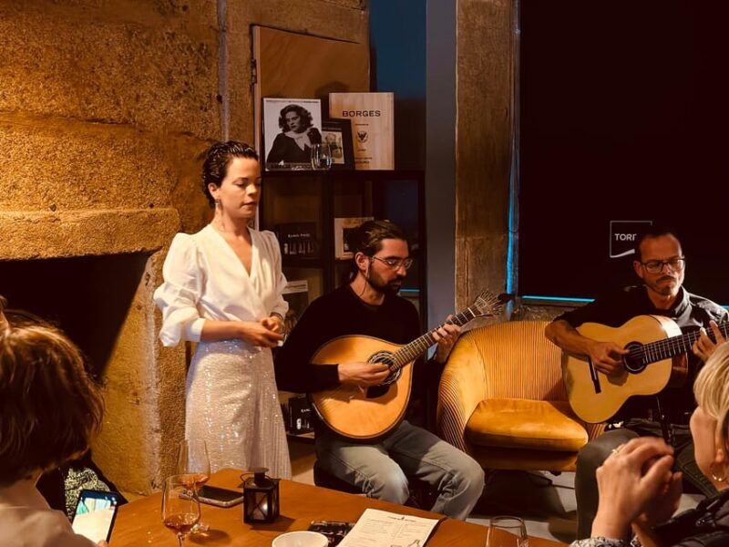 Porto: Traditional Fado Show with Welcome Drink - The Venue: A Centenarian Charm